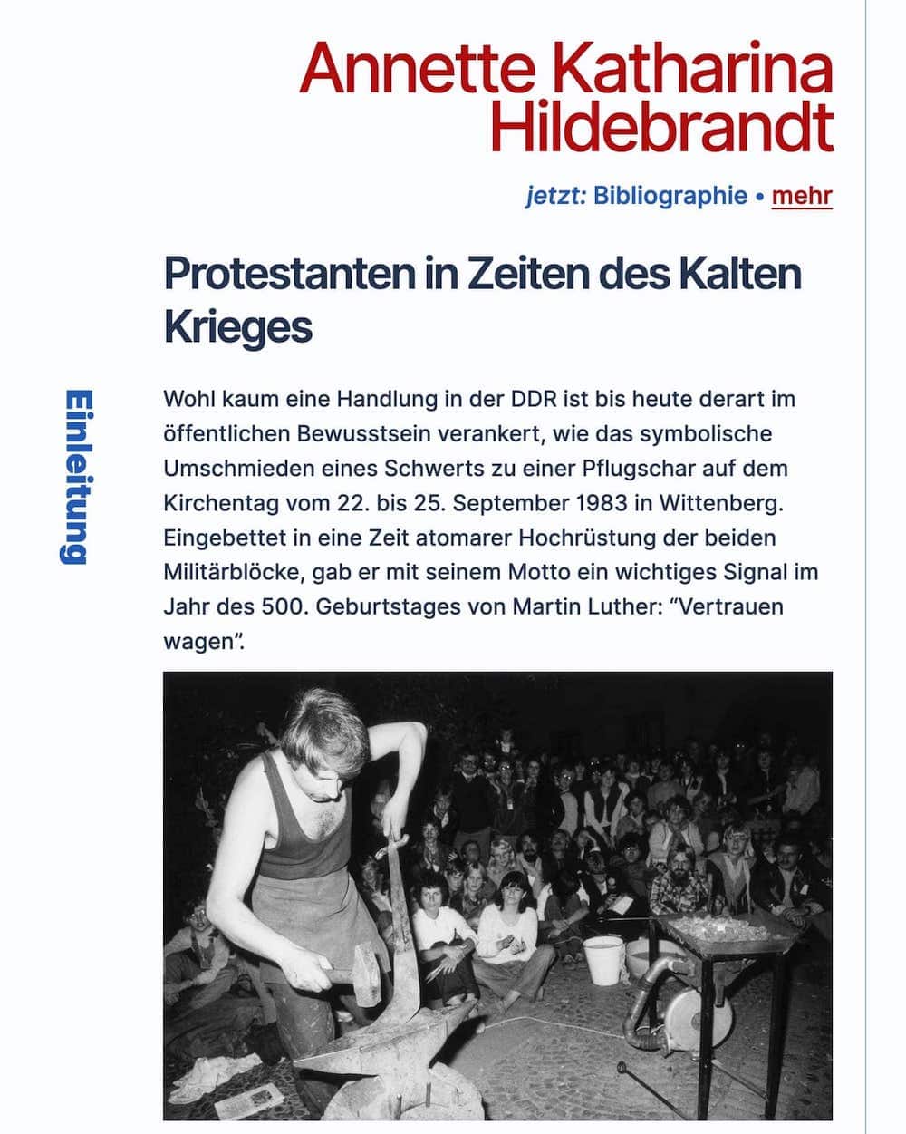 Screenshot of a publications page. The sites headline on top is followed with a current page text and link to footer menu. The main content follows below. The background is now white with dark blue, blue and red text. Sub headings are turend by 90 degrees and images take up the whole text column width.